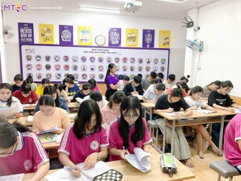 Tại MTEC, mỗi bài kiểm tra giữa khóa không chỉ là một kỳ thi, mà còn là cột mốc quan trọng để các bạn học viên nhìn lại chặng đường đã qua, tự tin đánh giá sự tiến bộ của bản thân.